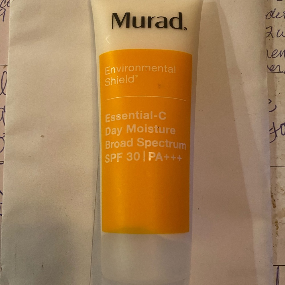 Murad Essential C broad spf 30